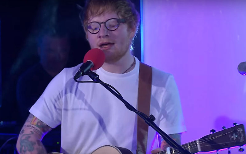 Ed Sheeran cantando Little Mix