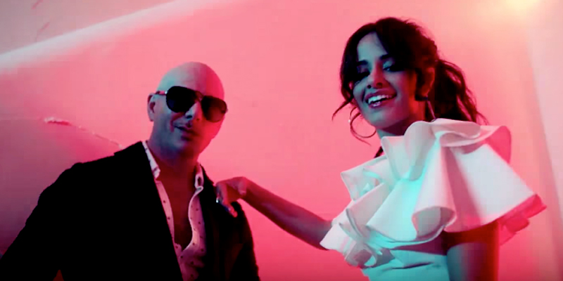 Camila Cabello no clipe de Hey Ma