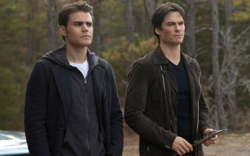 Damon e Stefan em The Vampire Diaries