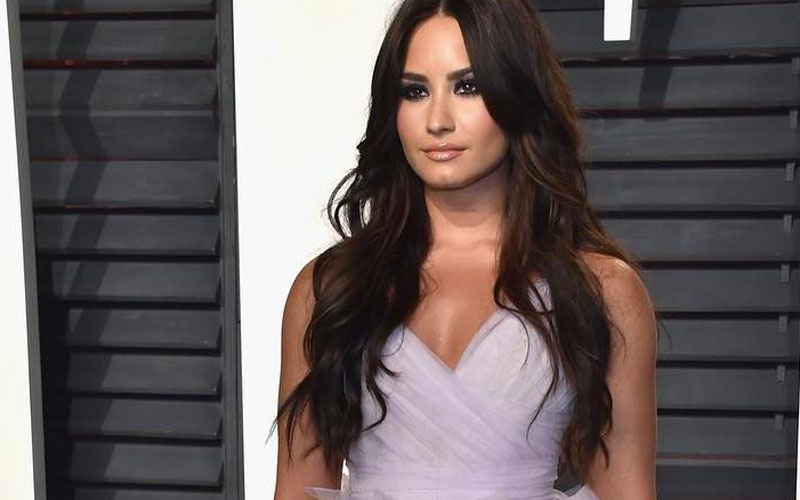Demi Lovato com vestido lavanda no Oscar