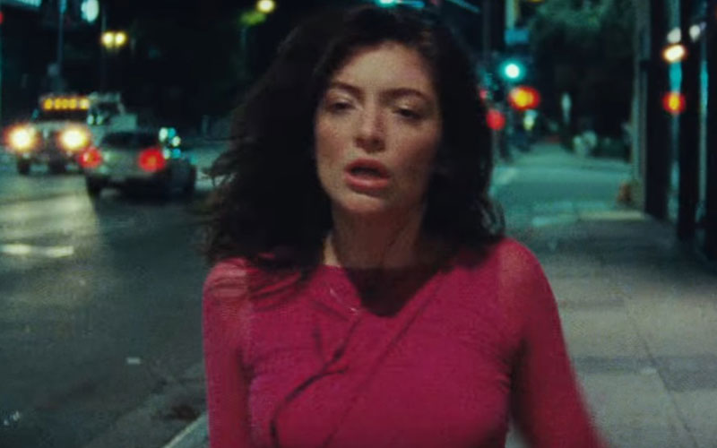Lorde no clipe de Green Light
