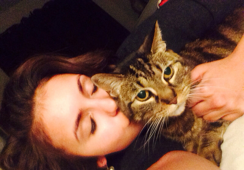 Nina Dobrev morte gatinha