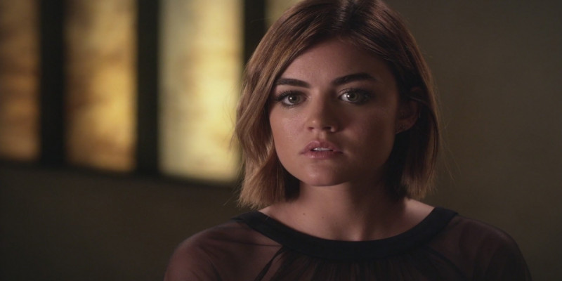 Lucy Hale como Aria nos últimos episódios de PLL
