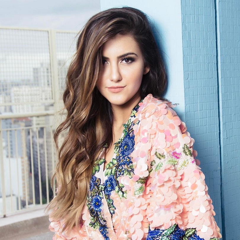 Cantora Sofia Oliveira