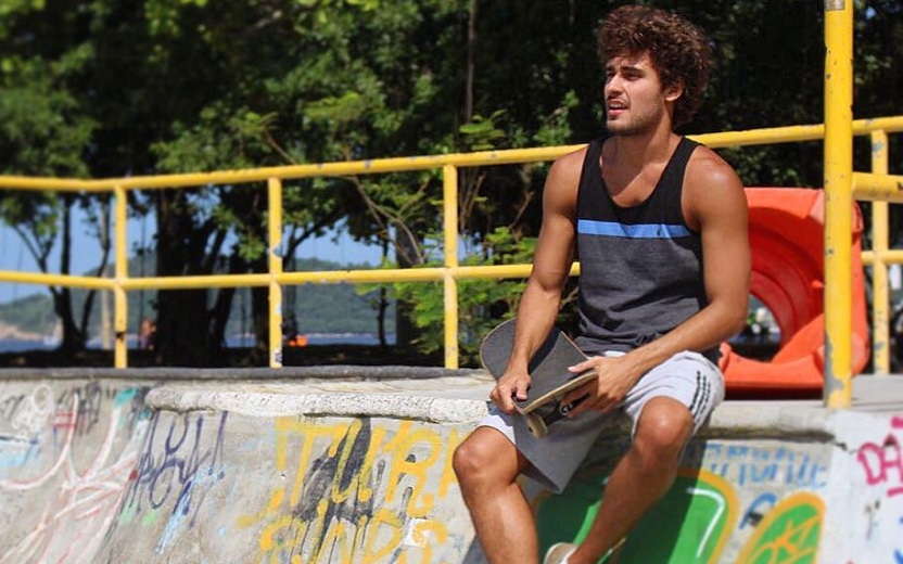 Bruno Peixoto em uma pista de skate