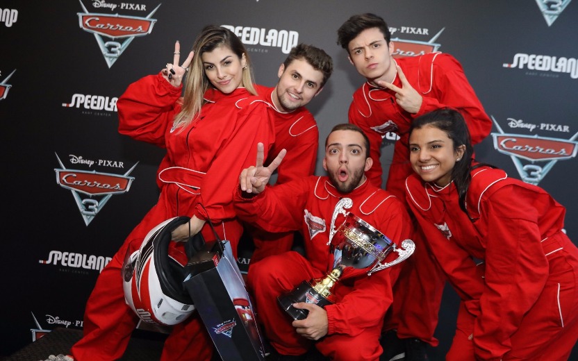 Influenciadores digitais no evento de Carros 3