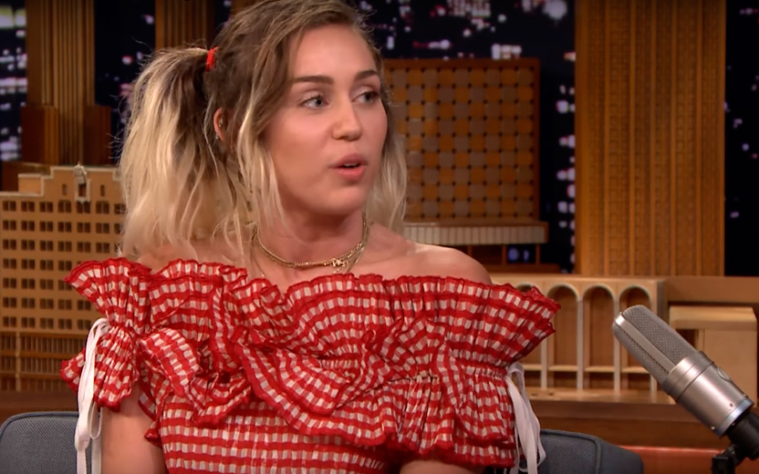 Miley Cyrus explica o motivo pelo qual parou de usar drogas