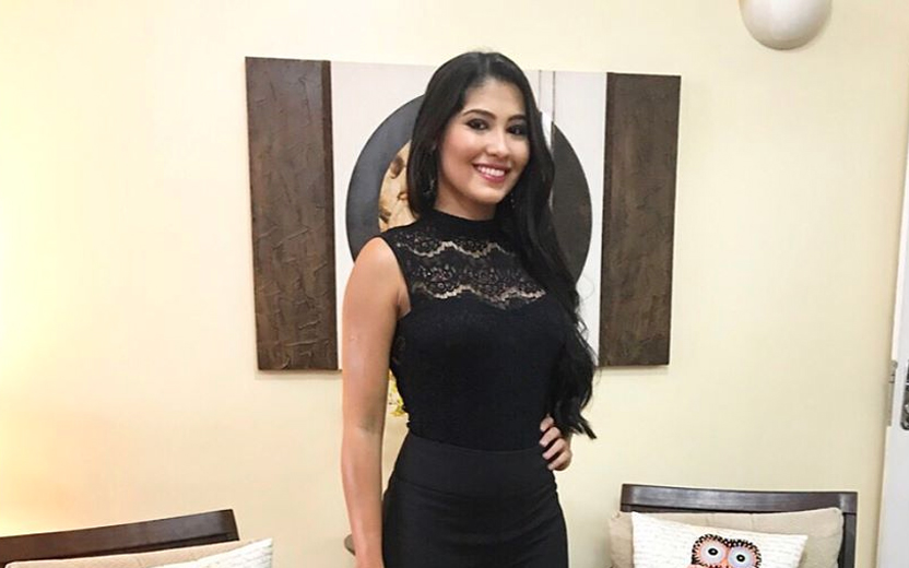 thaynara og usando roupa preta