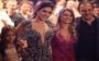 Flavia Pavanelli com sua mãe, pai e irmã vestidos de gala