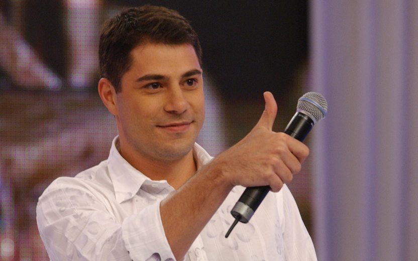 saída de Evaristo Costa