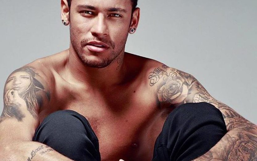 Neymar se emociona ao conversar com ator Jackie Chan