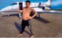 Whindersson Nunes sem camisa