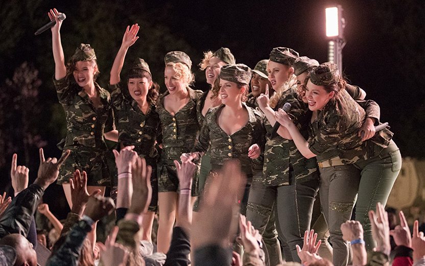 A Escolha Perfeita 3: Bellas cantando juntas em show