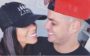 Evelyn Regly e Diego juntos de boné