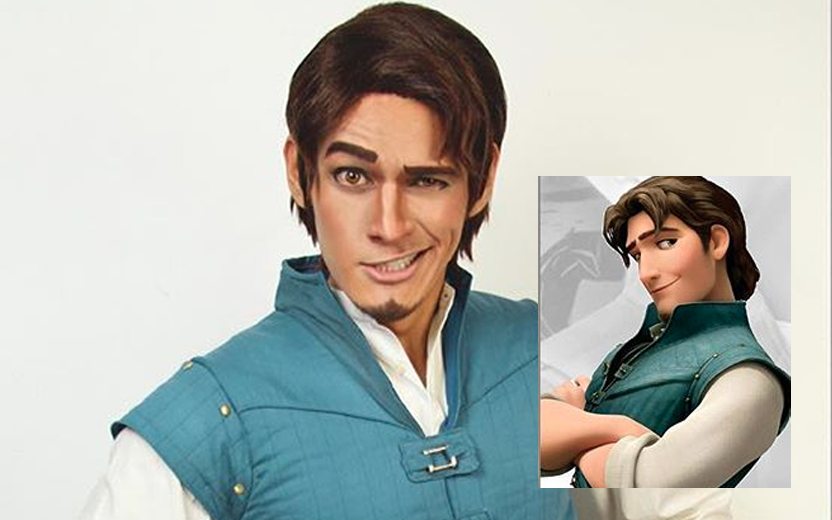 Homem vestido de personagens da Disney