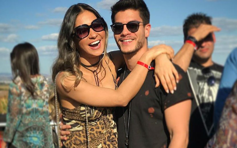 mayra cardi e arthur aguiar