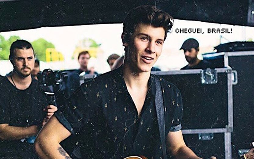 Shawn Mendes falando que chegou ao Brasil