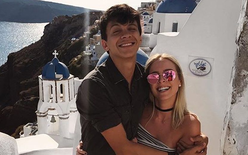 Julio Cocielo e Tata Estanieck na Grécia