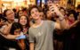 Larissa Manoela e João Guilherme em evento: JoãoGui fira foto com fãs