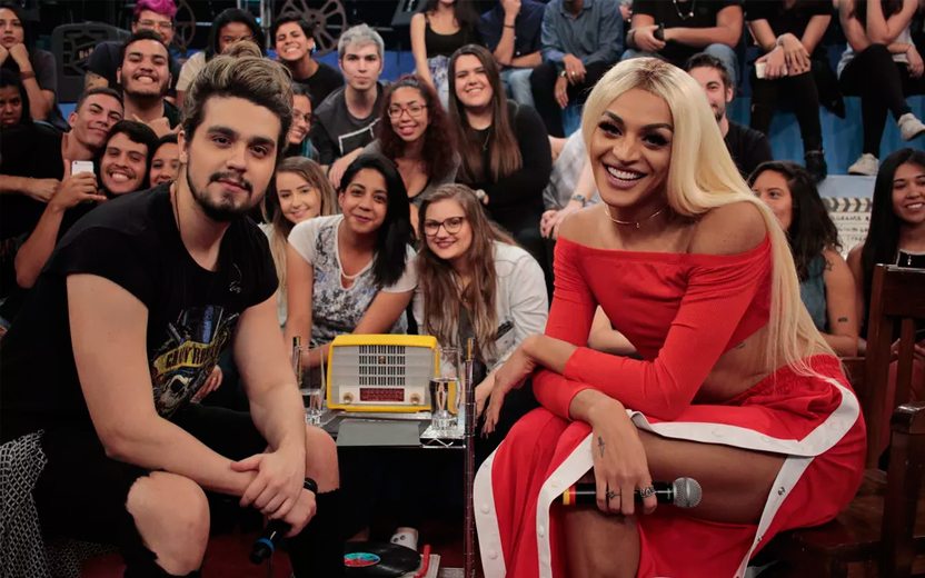 Luan Santana faz dueto com Pabllo Vittar no 'Altas Horas'