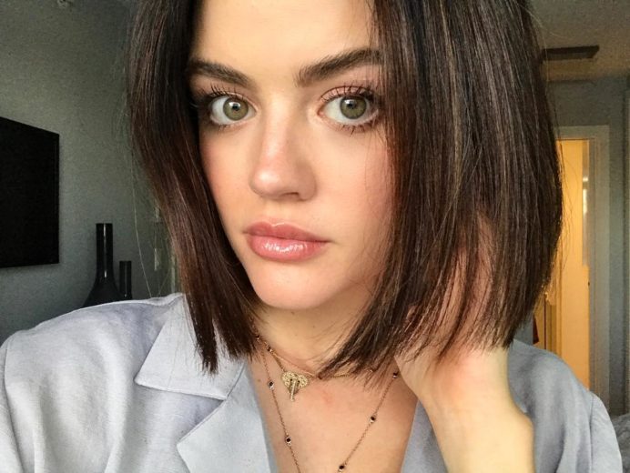 Lucy Hale precisou esconder chupão nas gravações de PLL