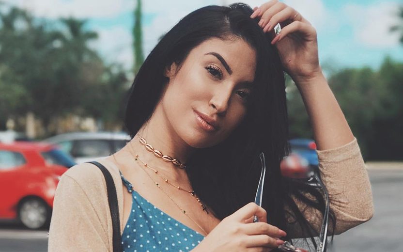 Boca Rosa, Bianca Andrade