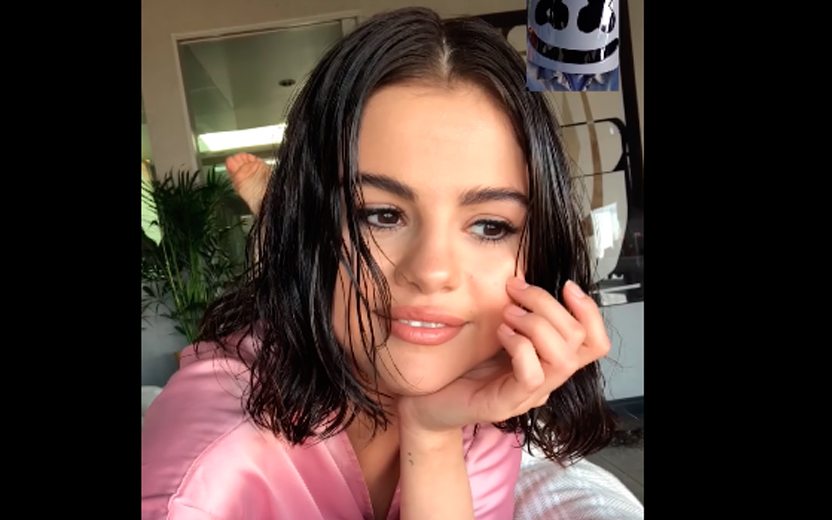 Selena Gomez lança clipe vertical de 'Wolves'. Vem assistir!