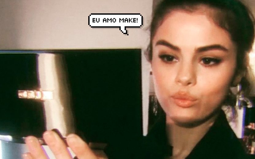 Selena Gomez surtando com uma paleta de sombras somos todas nós