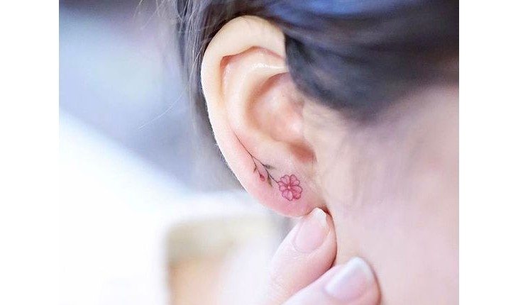 tatuagens de flores delicadas