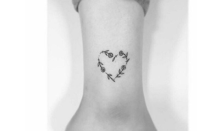 tatuagens de flores delicadas