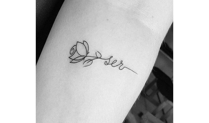 tatuagens de flores delicadas