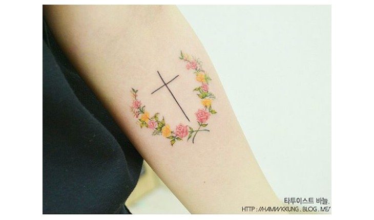 tatuagens de flores delicadas