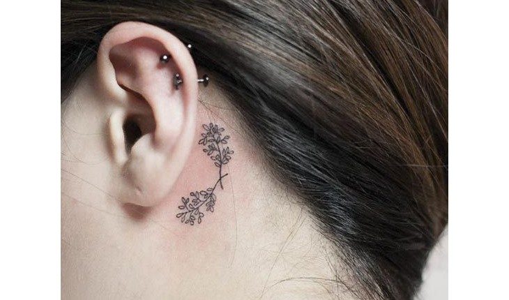 tatuagens de flores delicadas