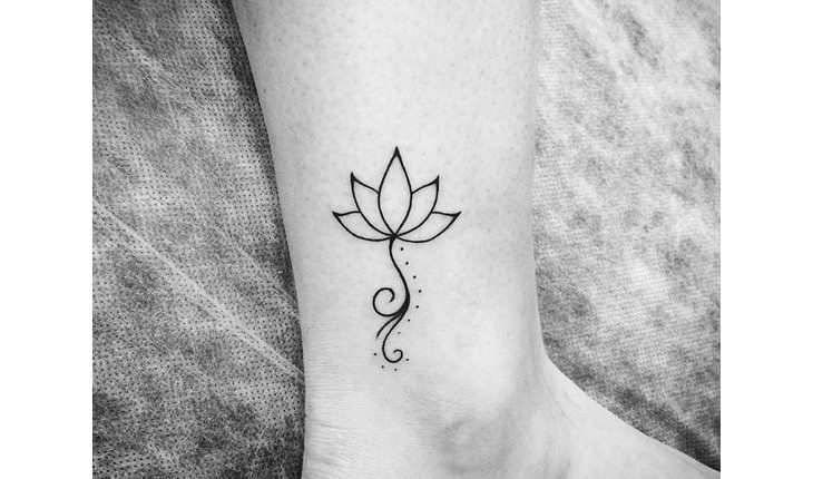 tatuagens de flores delicadas