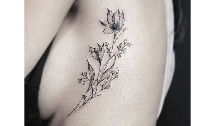 tatuagens de flores delicadas