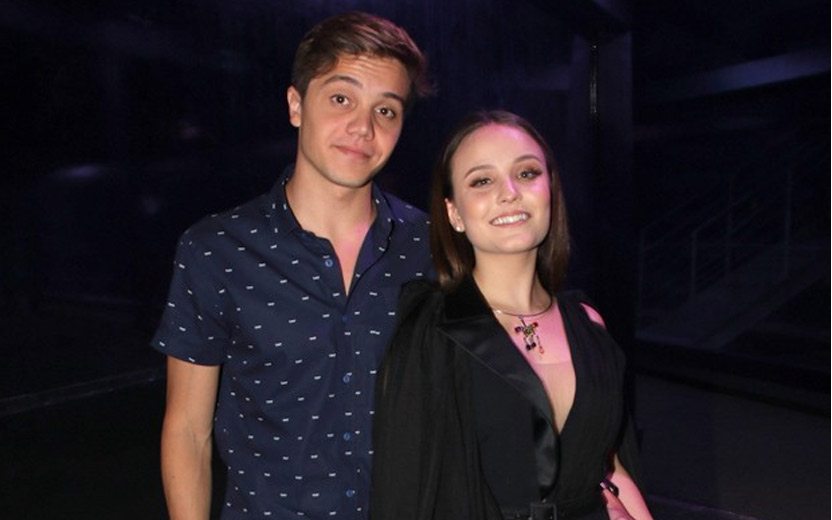 Larissa Manoela e Leo Cidade juntos em show