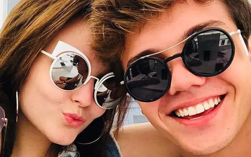 Larissa Manoela e Leo Cidade assume namoro com Leo Cidade, diz site
