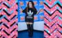 Vestido camiseta: sugestões de looks para ser a rainha do street style!