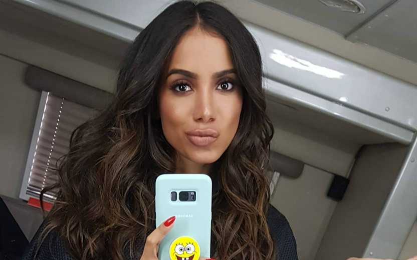 Anitta loira
