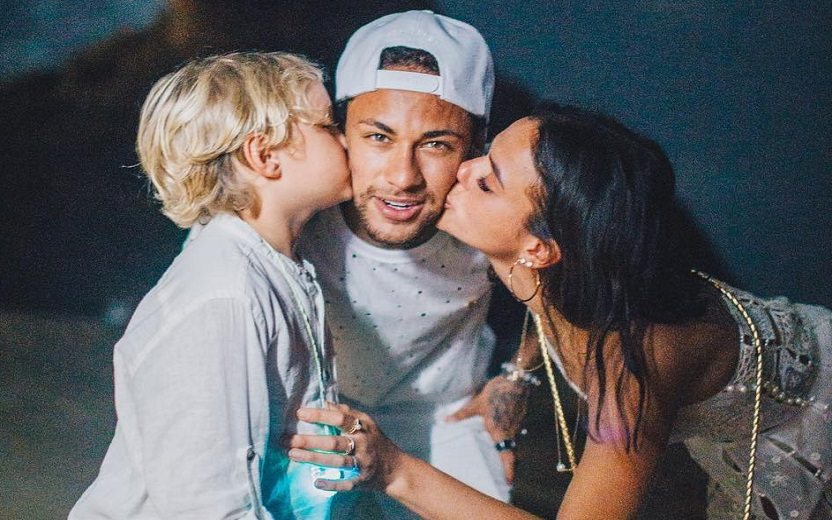 Neymar faz prova de amor para Bru Marquezine