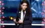 Alessia Cara recebendo prêmio