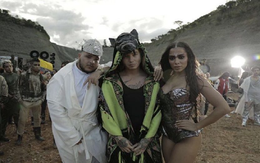 Machika com anitta e j balvin. Foi divulgada a letra de Machika