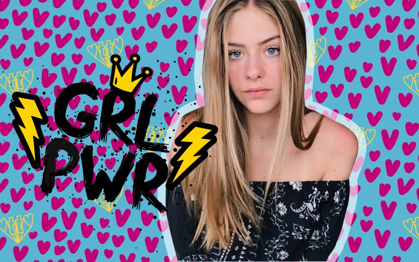 Blog da Valentina Schulz na tt: Valentina com um fundo escrito girl power