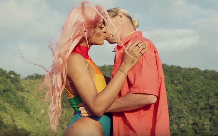 Pabllo Vittar e Diplo se beijam em clipe de Então Vai. Beijo de Pabllo Vittar e Diplo
