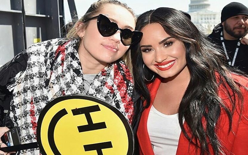 demi lovato e miley cyrus na march for our lives