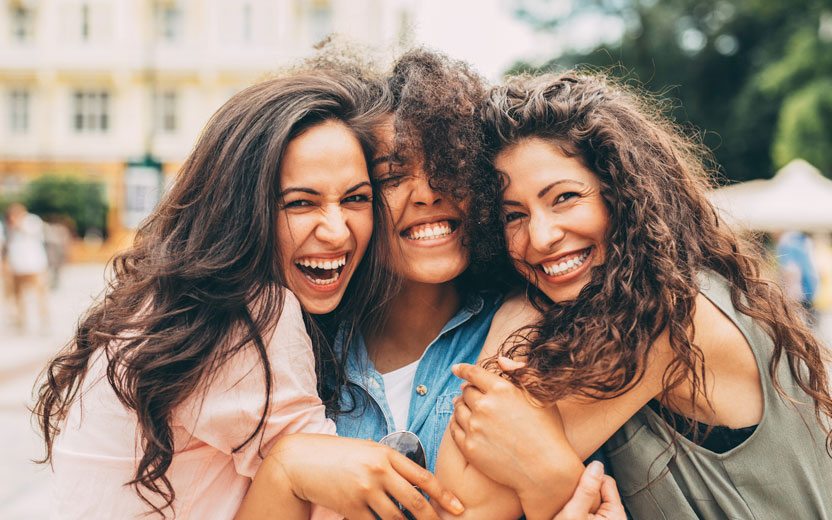 fazer com as amigas. Frases para legenda de foto da volta às aulas