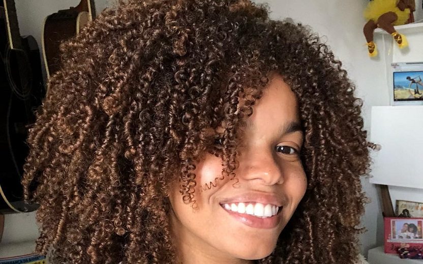 Jeniffer Nascimento ficou noiva