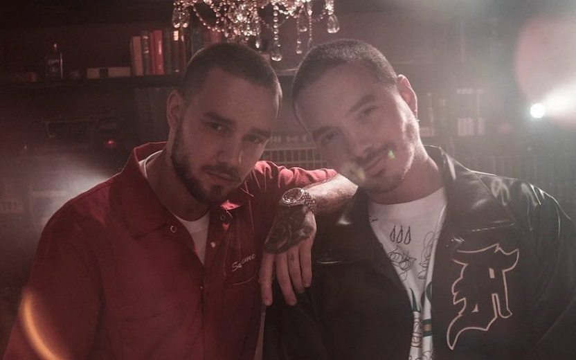 Liam Payne sem camisa