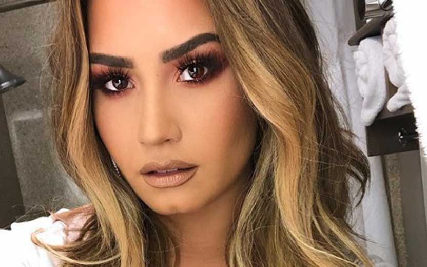 demi lovato é internada