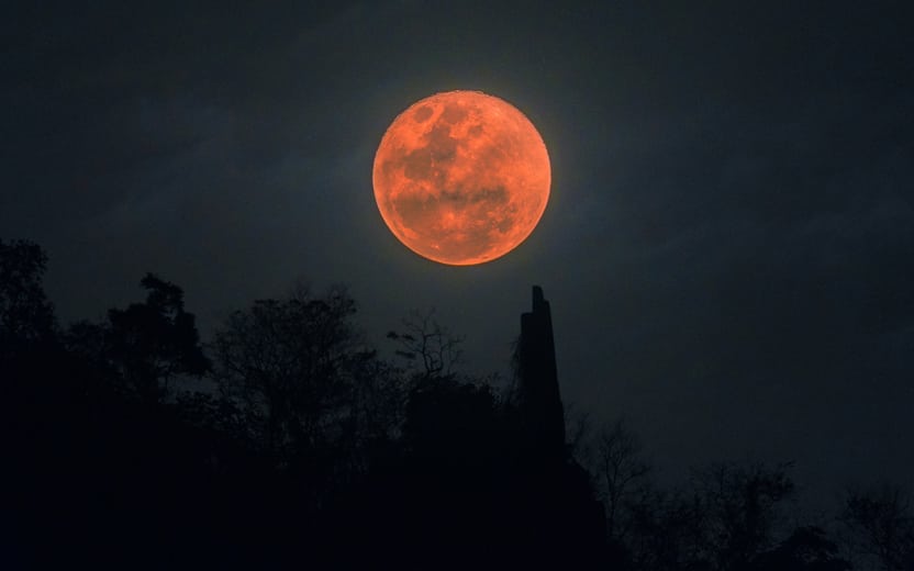 lua de sangue